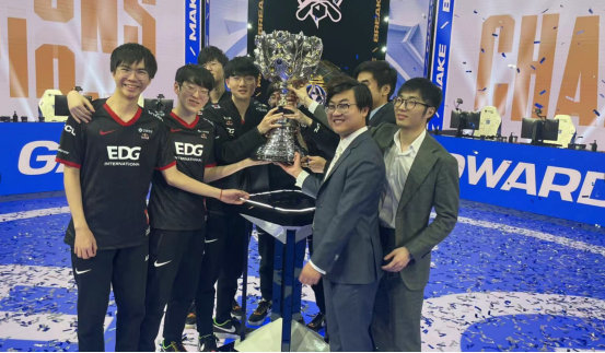 了许多观众 了许多观众