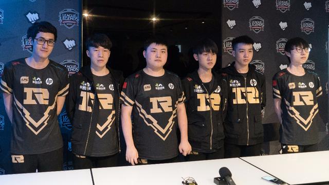 相比更老一 相比更老一