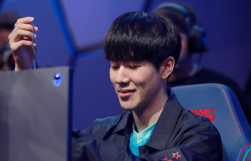 到他的年龄 到他的年龄