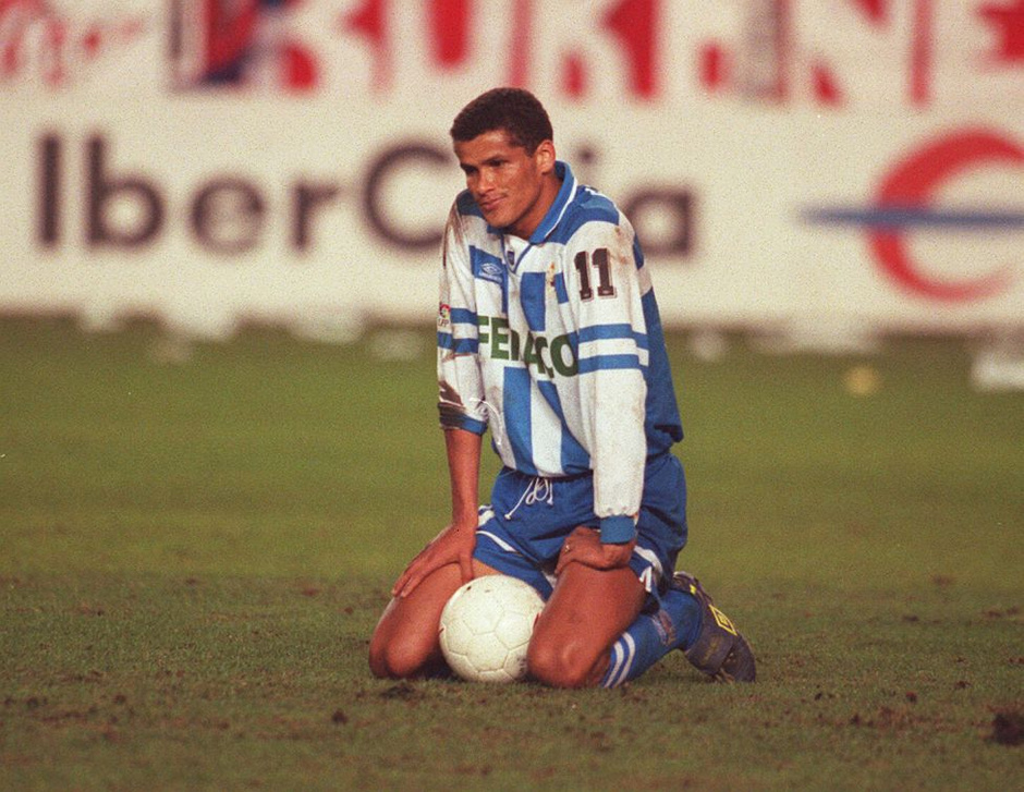 东契奇膝盖渗血仍半场轰22+5+5！戏耍戈贝尔+模仿库里：赛前被华子激怒？