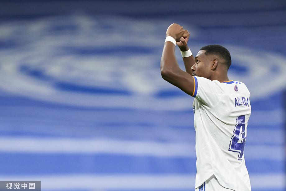 人注目的 人注目的