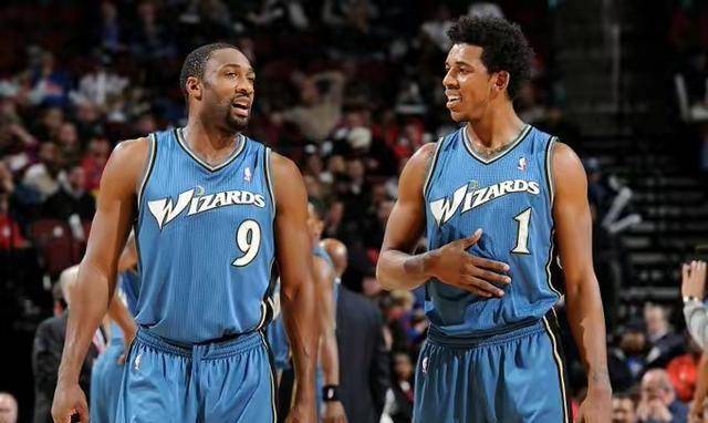 构与守备跑 构与守备跑